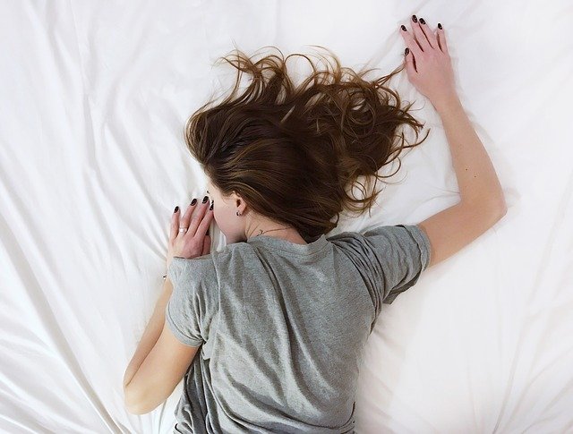 うつぶせ寝は体にどんな影響がある 意外にメリットが多いって本当