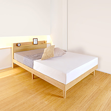 美しい上質デザインで機能性抜群 棚付すのこベッド ナチュラル (シングル)