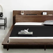 上質な癒し空間 モダンライト・コンセント付き大型ローベッド (キング