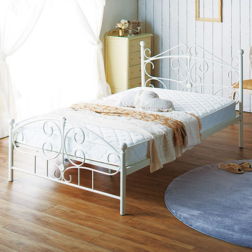 ヴィンテージライクな雰囲気に 渋みのあるセミダブルベッド特集