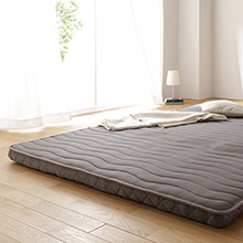 快適な寝心地を保つ 薄型三つ折りポケットコイルマットレス (セミダブル)