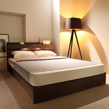美しさに機能性をプラス フランスベッド製 照明・棚付きベッド (シングル)