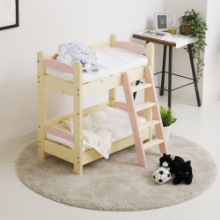 上質な天然木パイン材を使用している本格派 ネコ2段ベッド