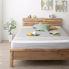 アカシア天然木使用 高さ調節可能・棚・コンセント付デザインベッド (セミダブル)