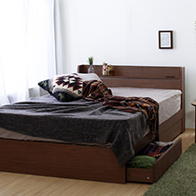 高級感のあるナチュラルデザイン 棚・コンセント付き収納ベッド (セミダブル)
